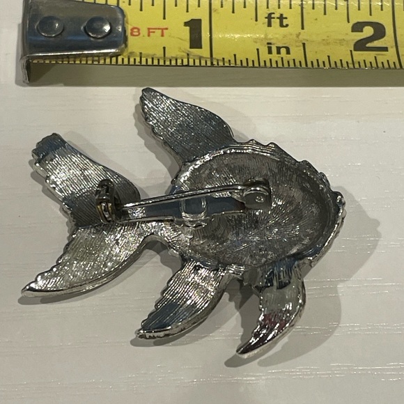 Vintage blue rhinestone eye silver tone fish w scales brooch pin jewelry ocean - Picture 5 of 6